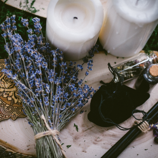 Bain magique et bougie d'amour : rituels de magie de Marc Neu