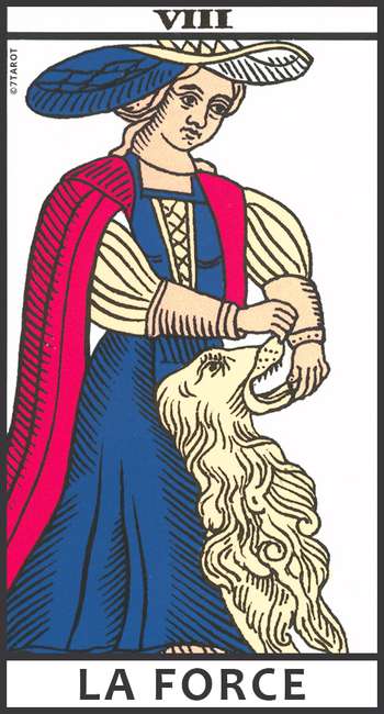 Carte de La Force dans le Tarot de Marseille, montrant une femme ouvrant calmement la gueule d’un lion, symbole de courage et de maîtrise de soi