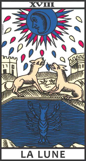 Carte de La Lune, avec une lune brillante, deux chiens, une écrevisse et deux tours, représentant le monde émotionnel et les perceptions subtiles