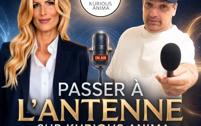 Affiche Kurious Anima avec Sophie Vitali, Didier Santiago et un microphone pour candidater à une interview sur la médiumnité, les formations et le paranormal